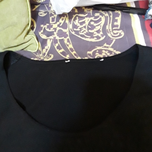 Chic black and gold top - Picture 10 of 12